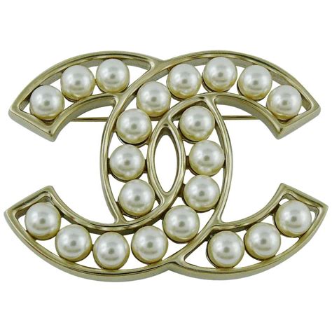 chanel brooch price